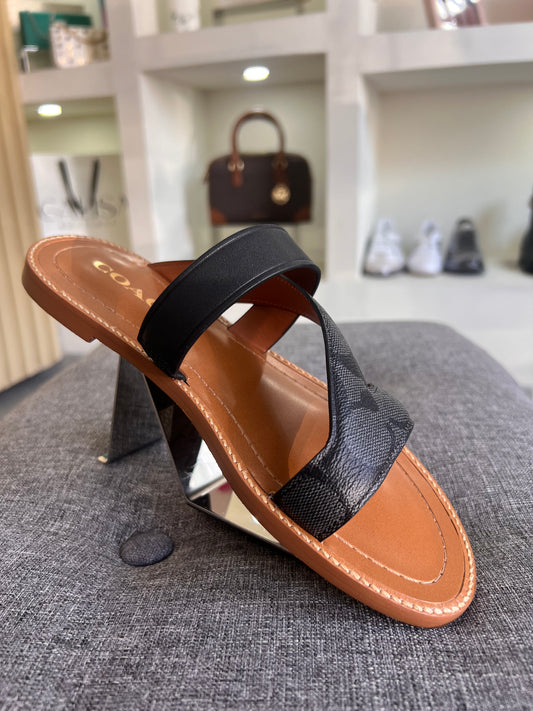 Sandalias, Coach negras estampadas