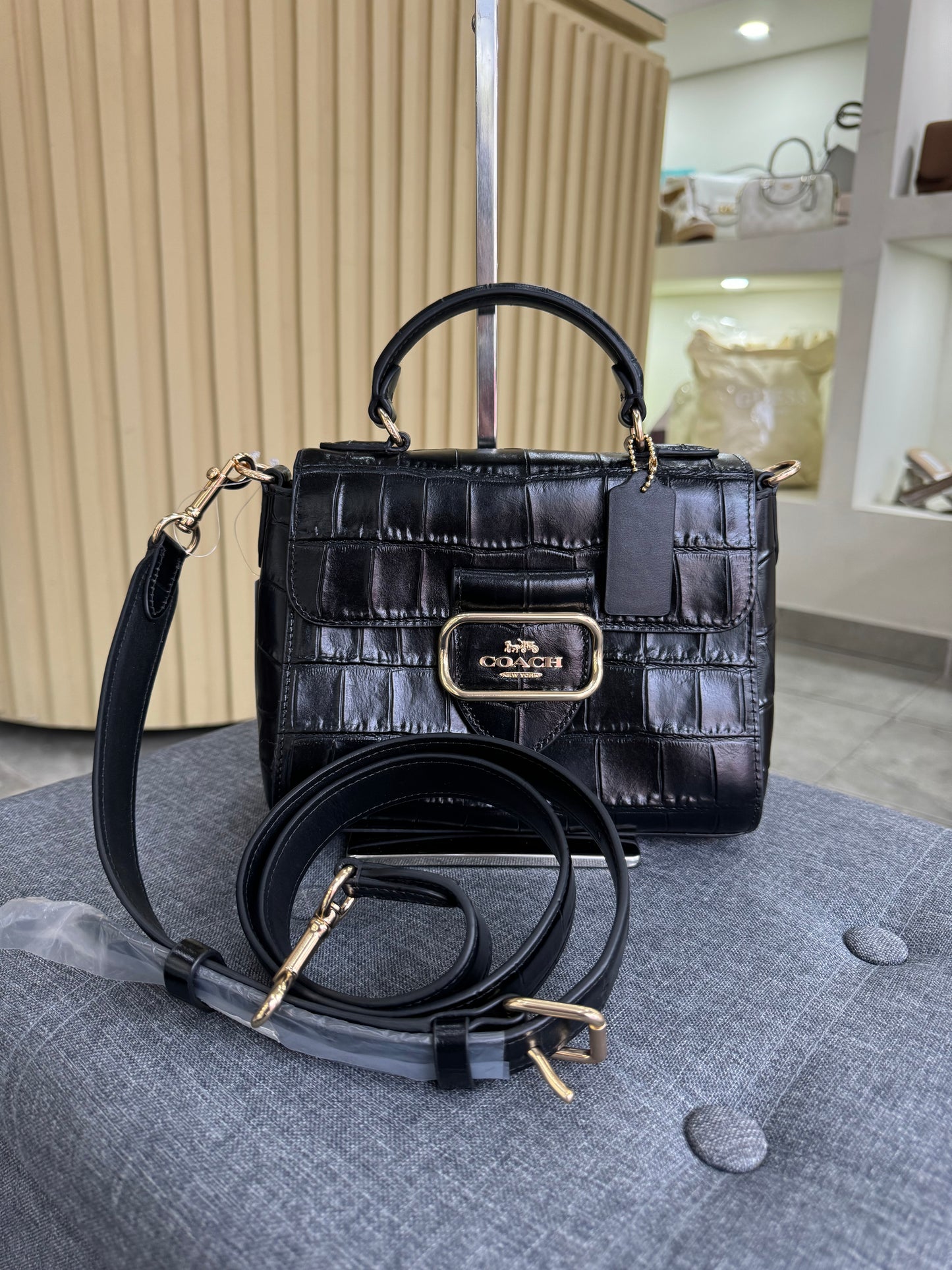 Bolsa Coach negra tipo cocodrilo