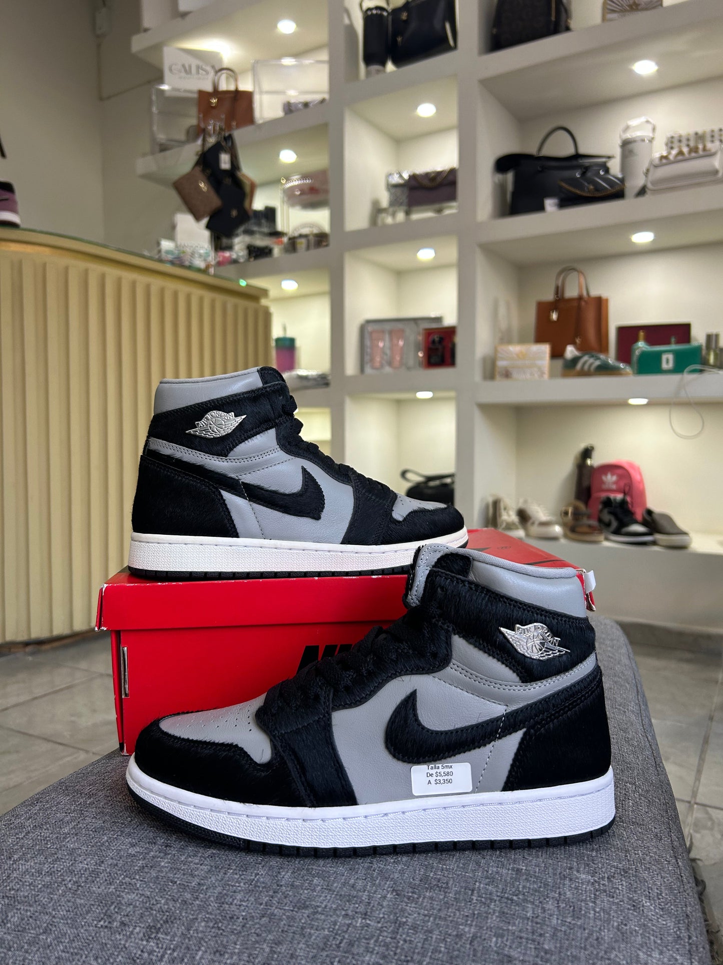 Teni Jordan negro retro