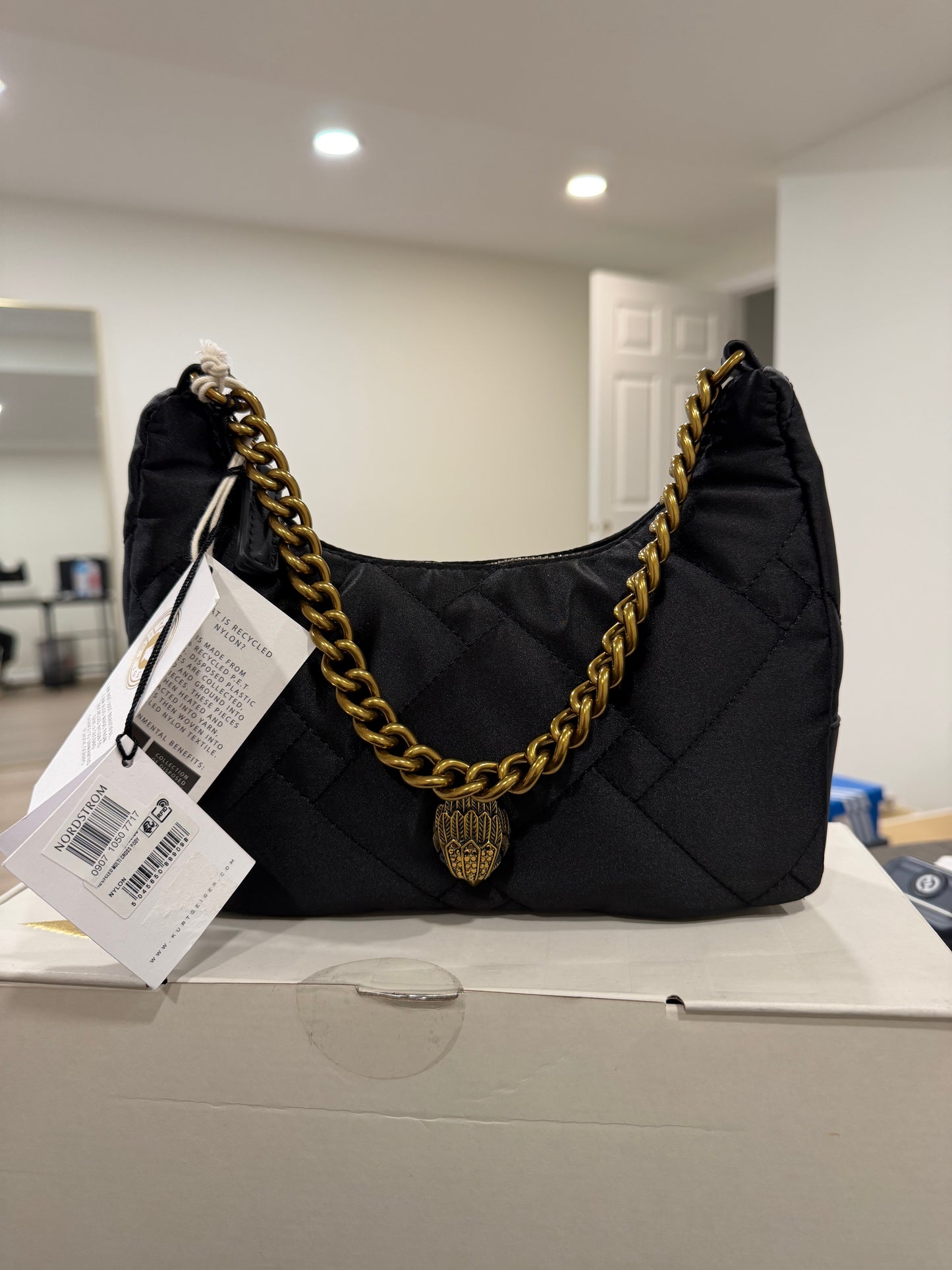 Bolsa Crossbody kurt geiger negra nylon con dorado