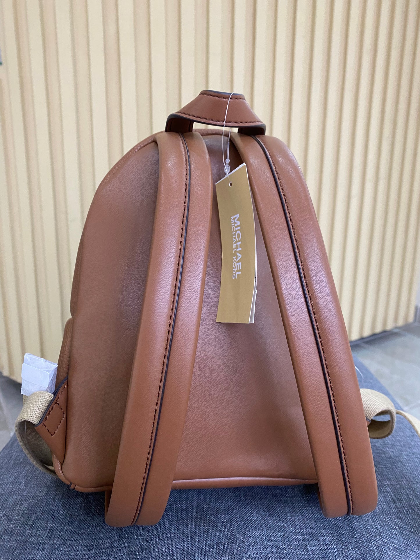 Mochila Michael kors chica color camel