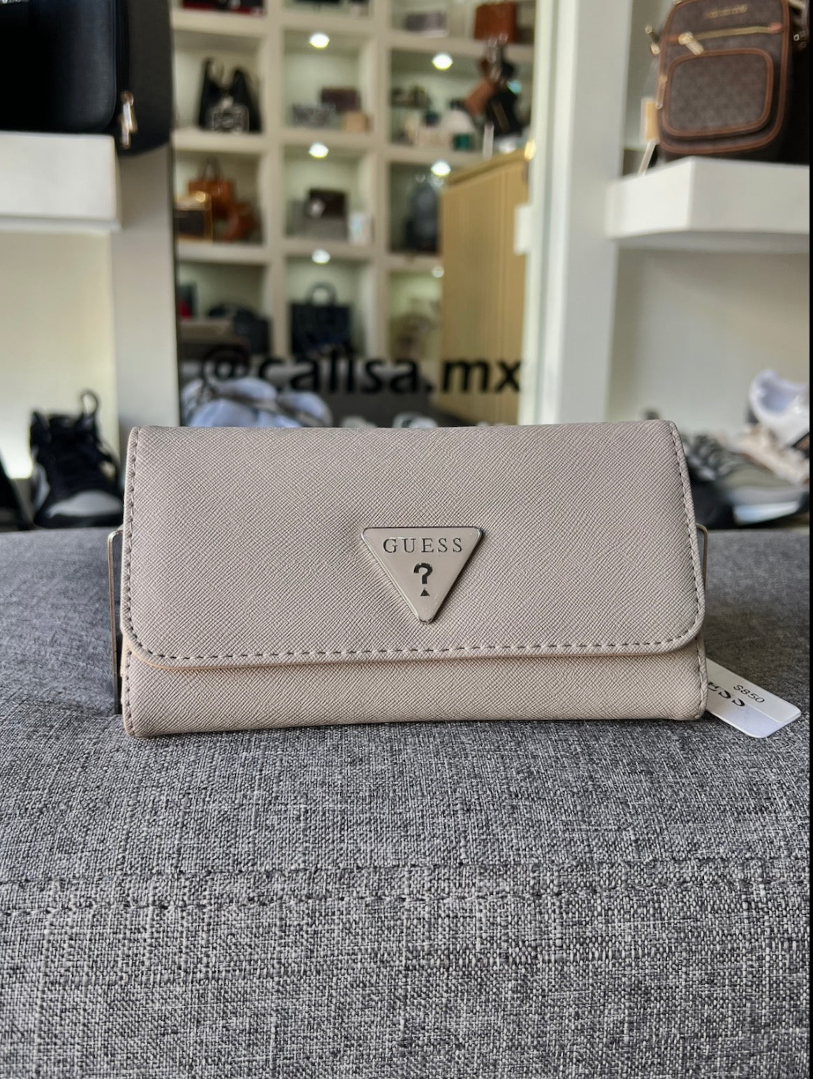 Cartera Guess taupe
