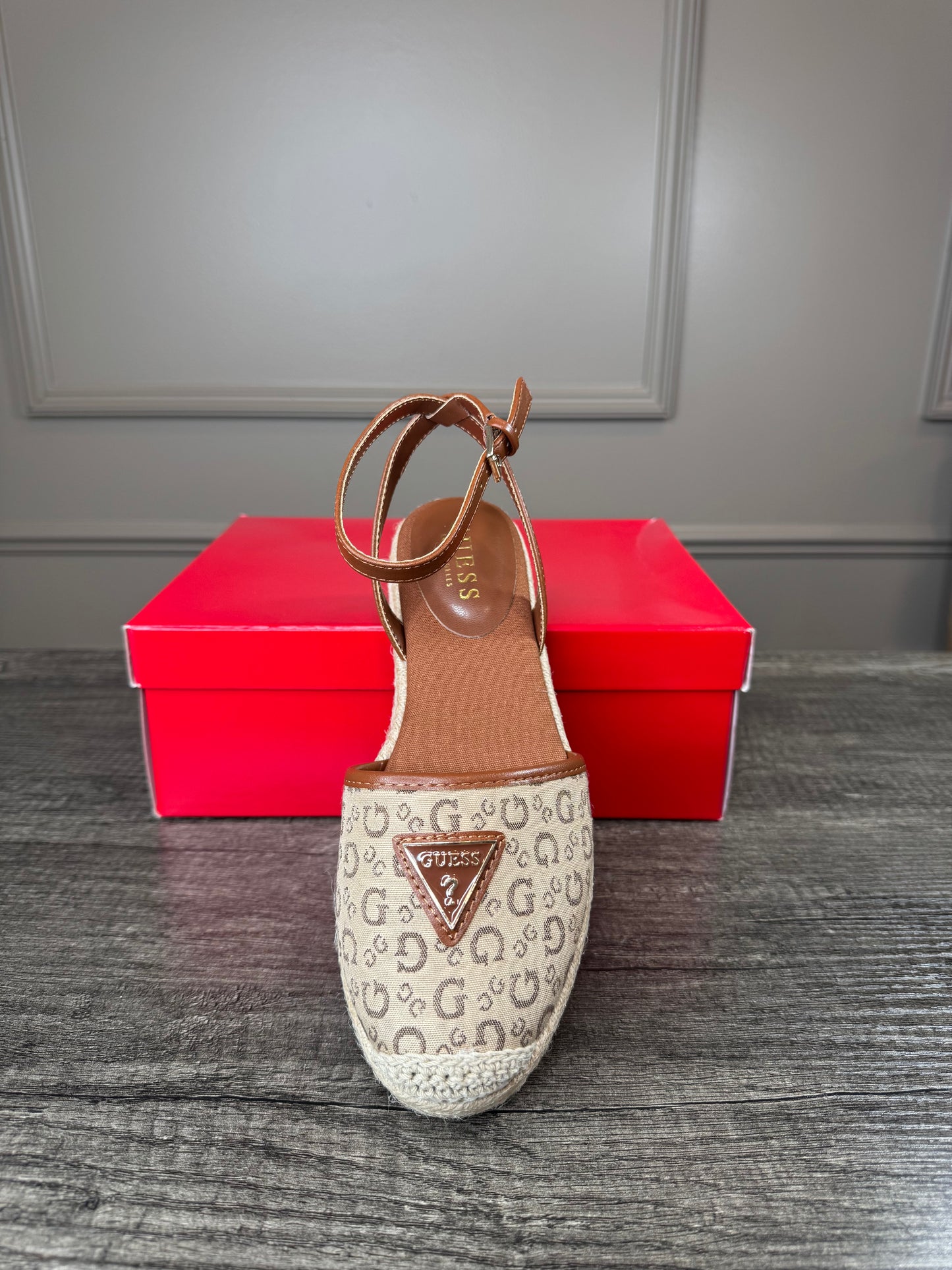 Alpargata Guess cafe estampada