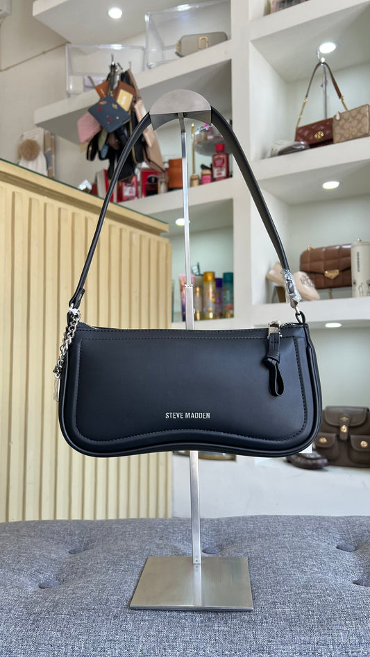 Bolsa Steve Madden negra lisa Bangel