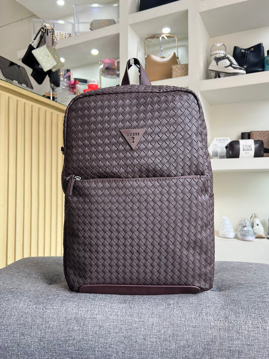 Mochila guess cafe tejida