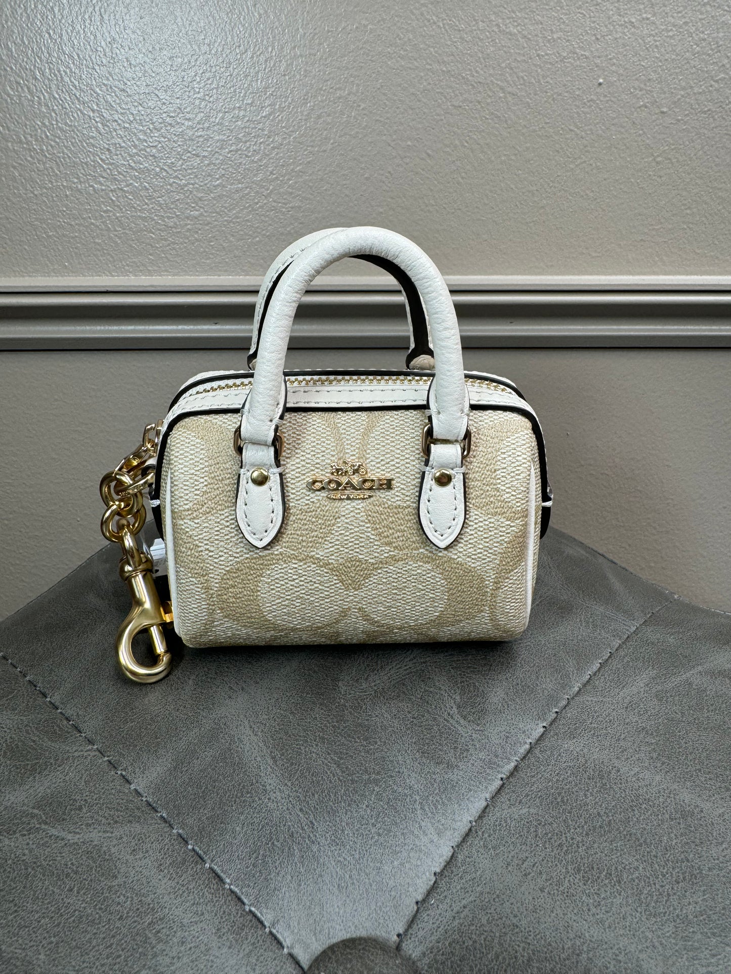 Bola Coach micro beige estampada