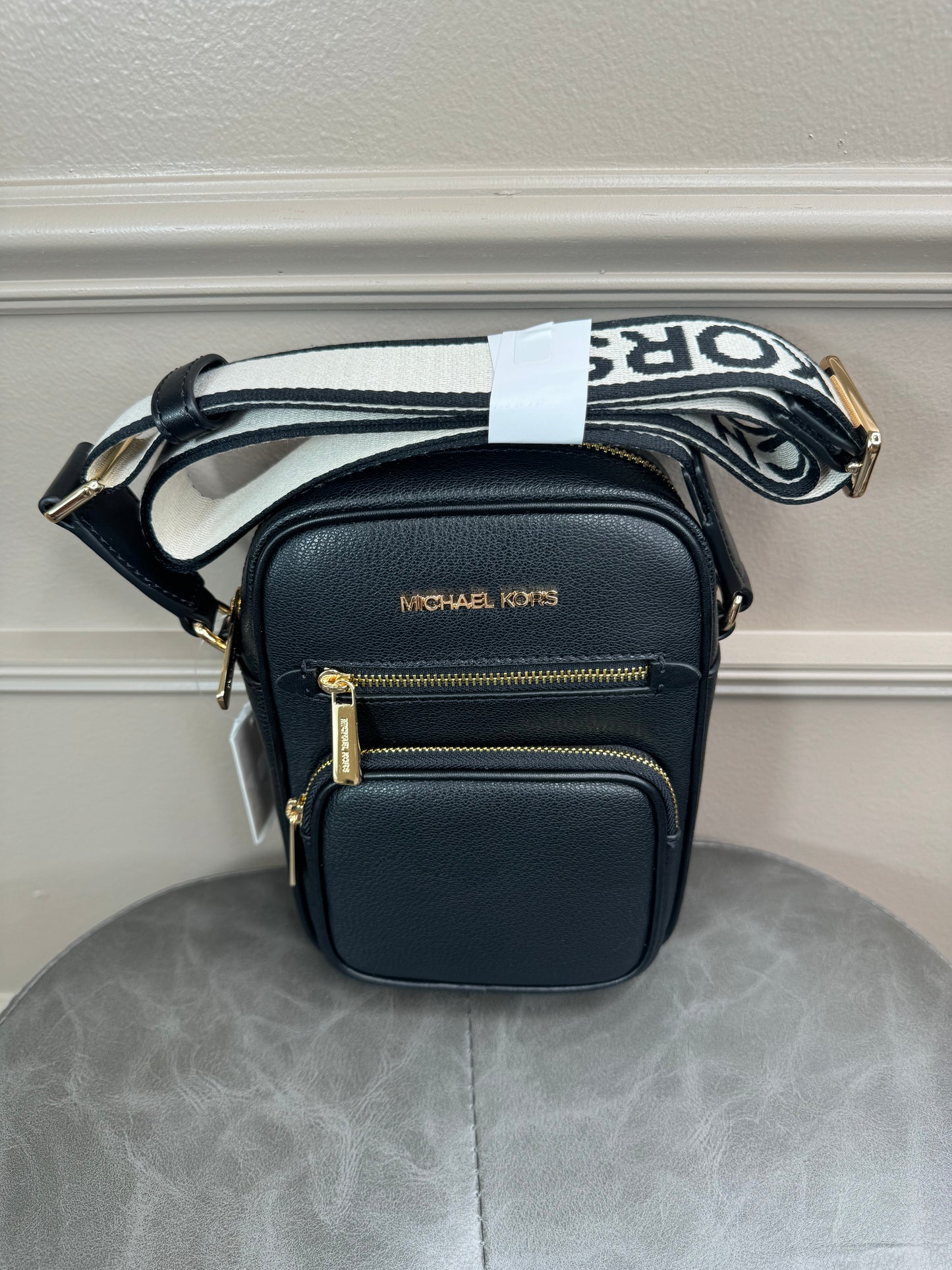 Crossbody Michael kors negra lisa