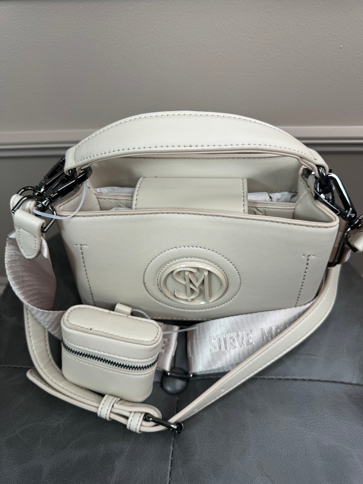 Bolsa steve madden beige con doble strap