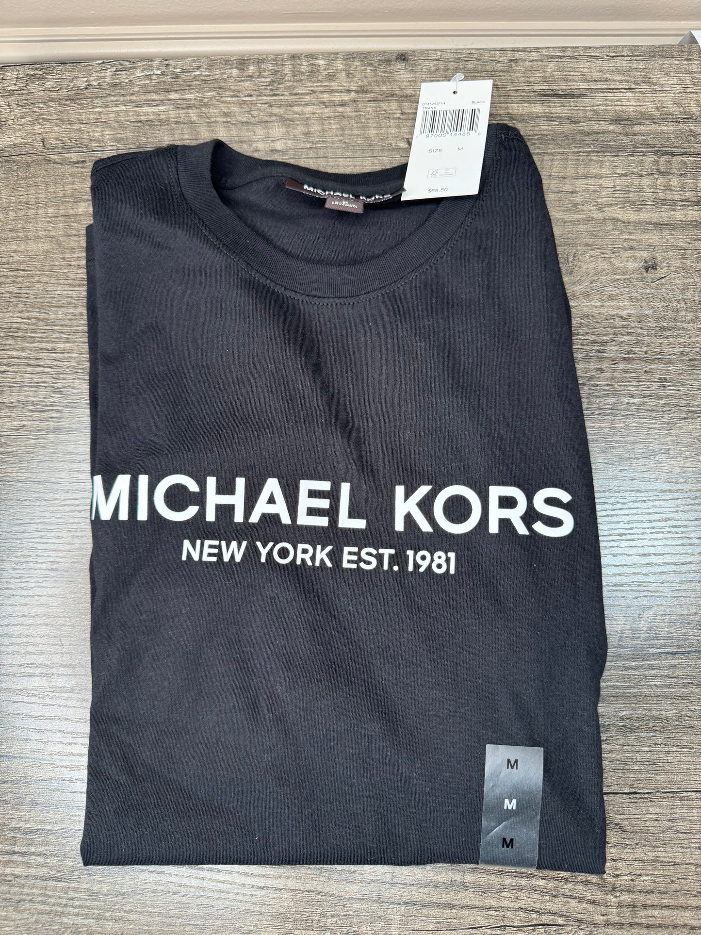 Playera Michael Kors negra lisa letras negras